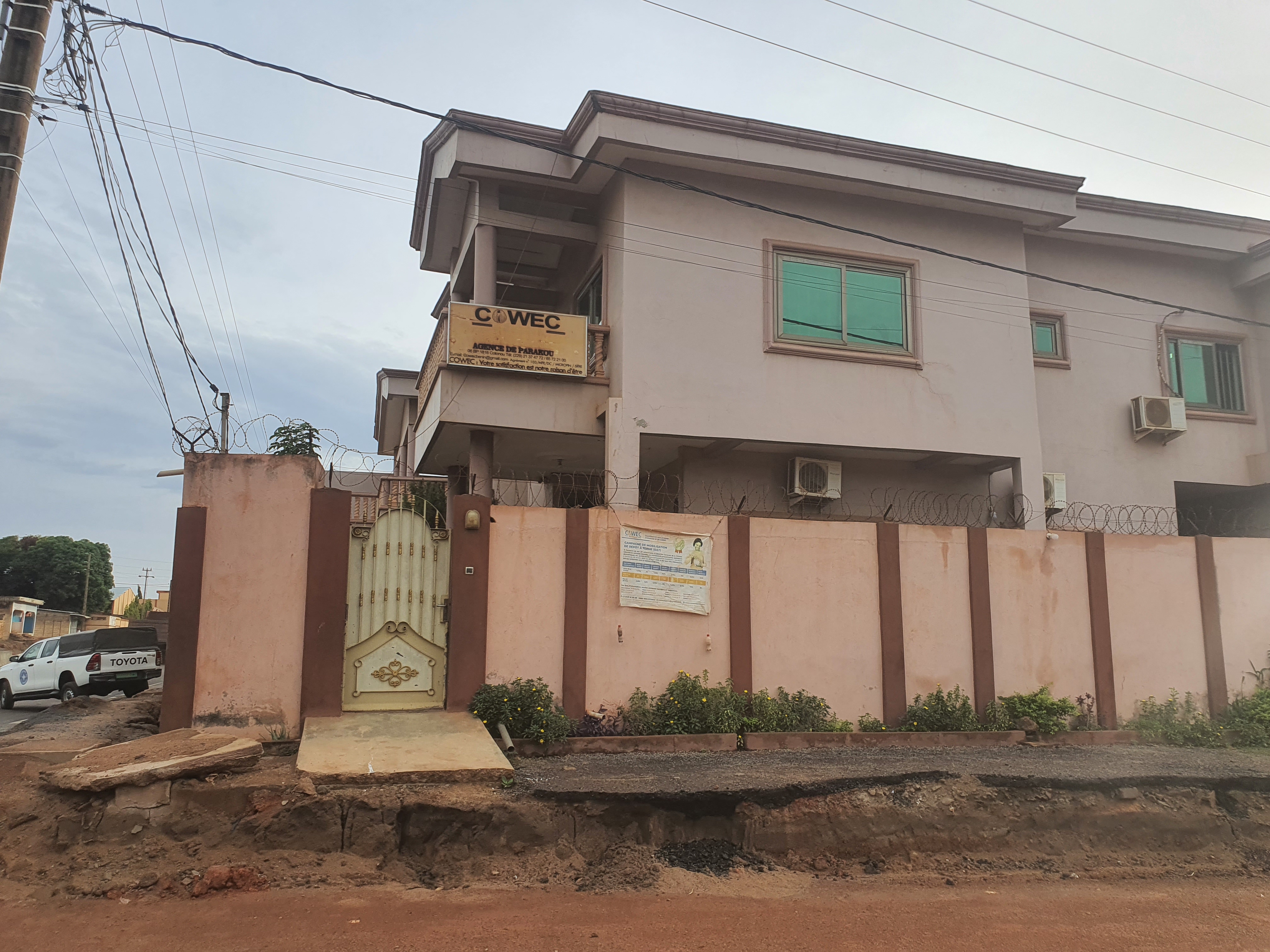 Façade COWEC PARAKOU