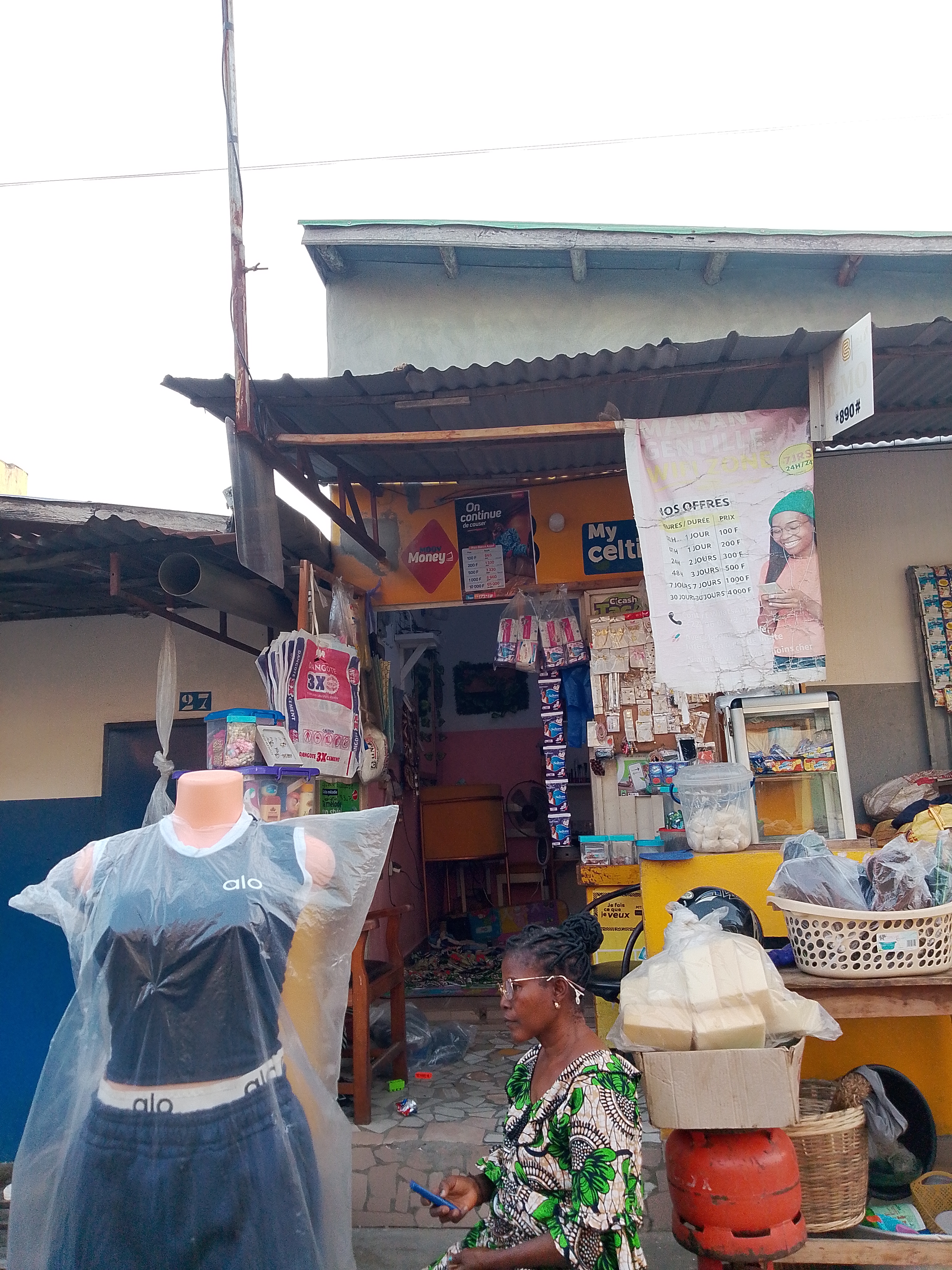 Façade OWOLABI LARISSE