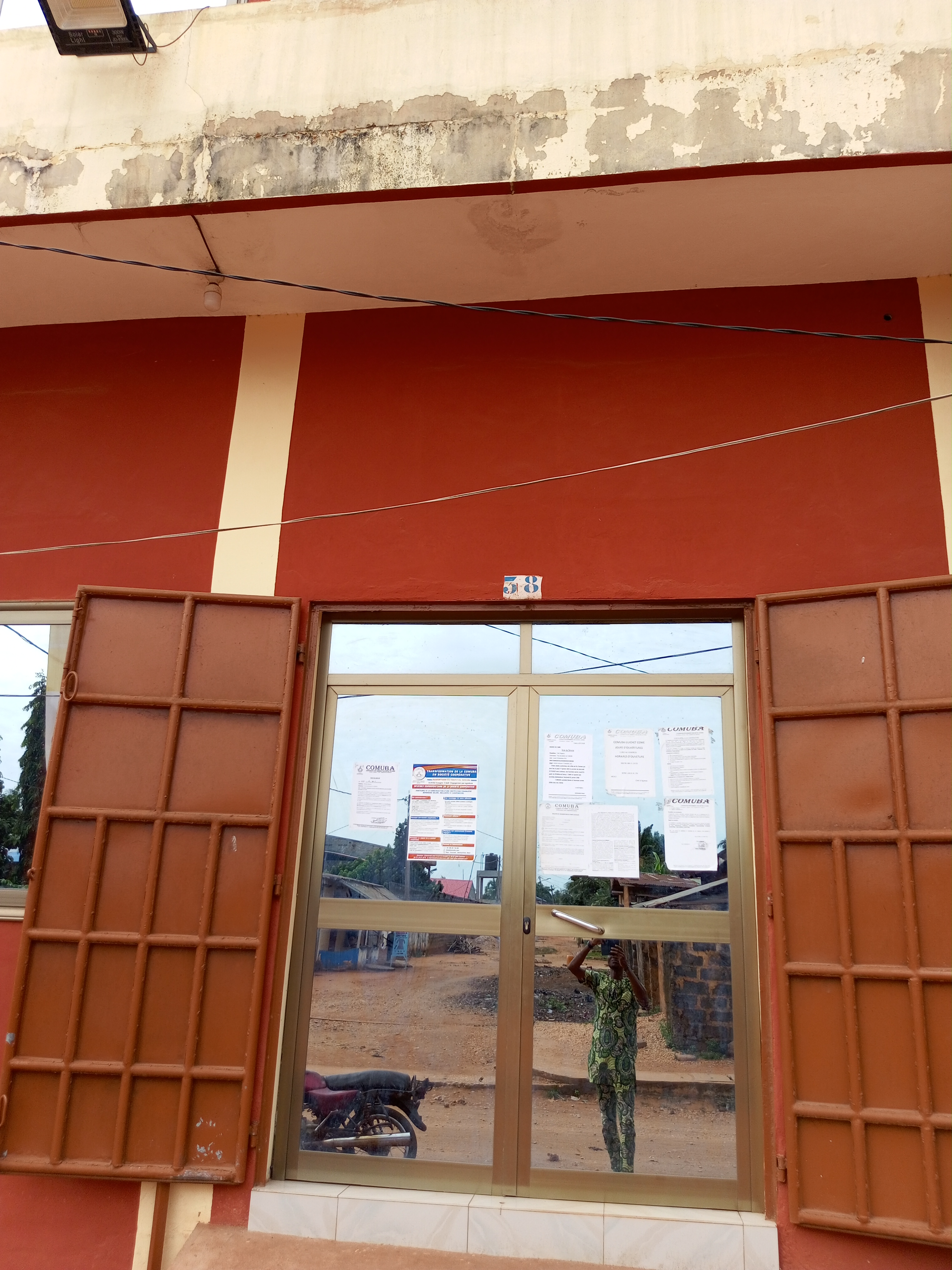 Façade COMUBA AGENCE COME