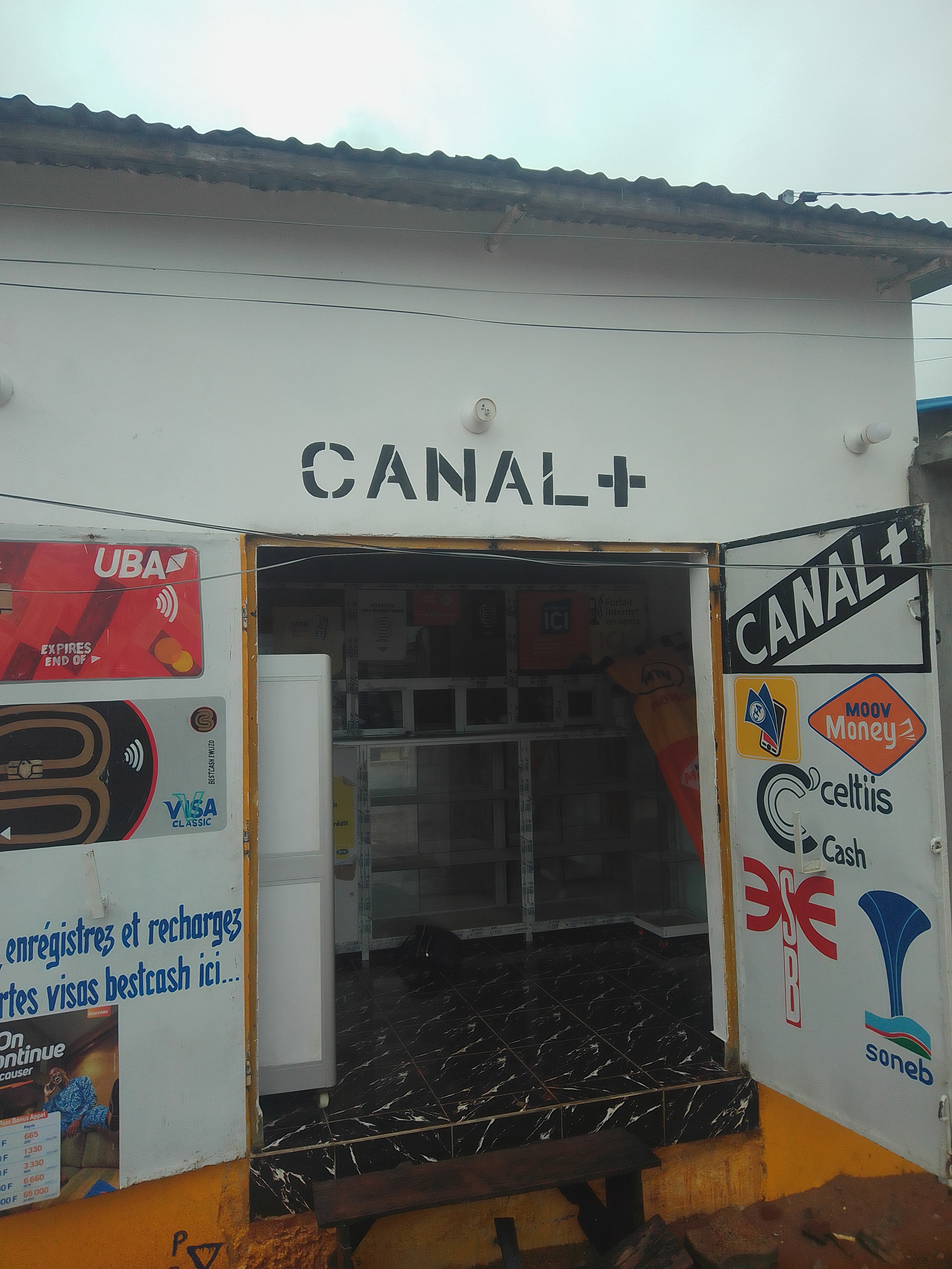 Façade JEHOVAH JIREH + TELECOMS